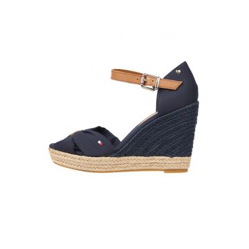 Sandale-espadrile cu talpa wedge si garnituri din piele