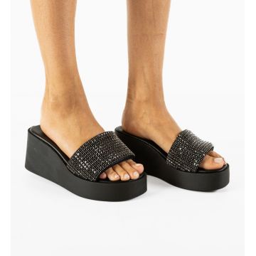 Saboti dama Cerbera Negri