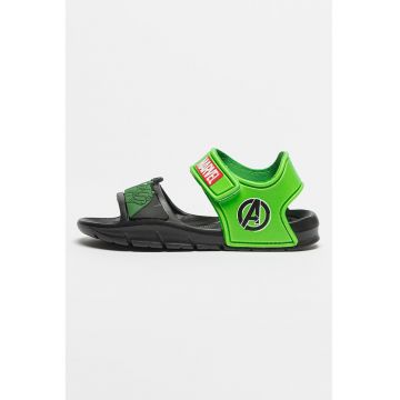 Sandale cu inchidere velcro si tematica Marvel