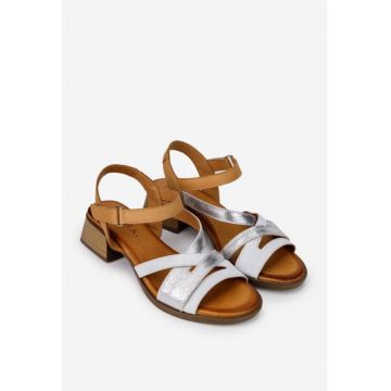 Sandale dama din piele alba cu argintiu si bareta maro