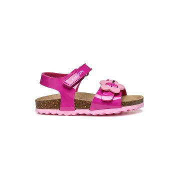 Sandale cu aspect lacuit si velcro