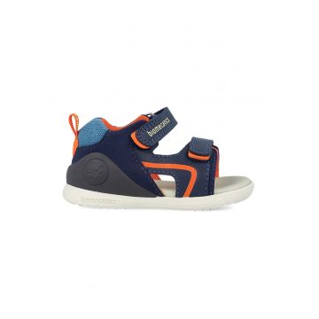 Sandale cu inchidere velcro si garnituri din material textil si piele
