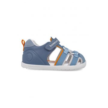 Sandale cu inchidere velcro si garnituri din material textil