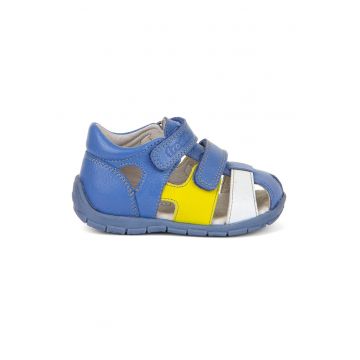 Sandale cu inchidere velcro