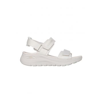 Sandale cu velcro