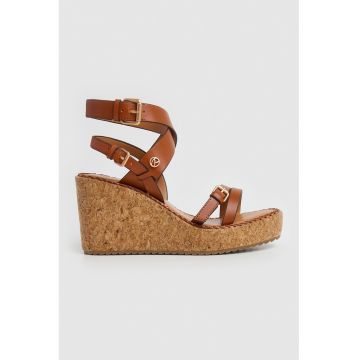 Sandale wedge cu bareta cu catarama
