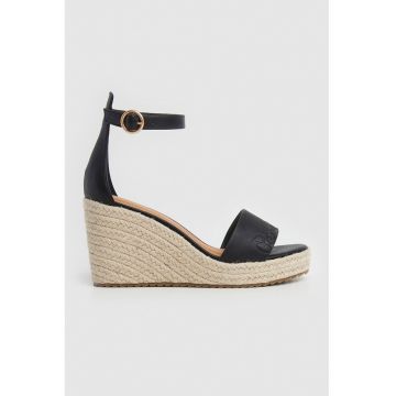 Sandale wedge cu bareta subtire cu catarama