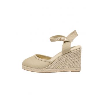 Sandale wedge cu catarama si model uni
