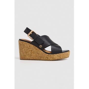Sandale wedge cu catarama