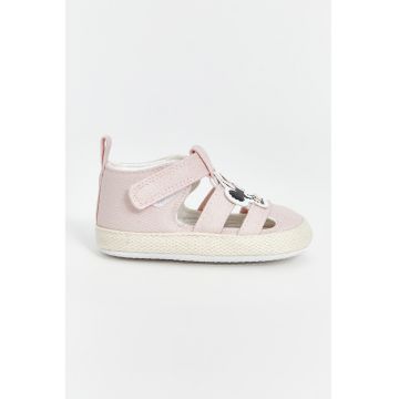 Sandale cu velcro si aplicatie Minnie Mouse