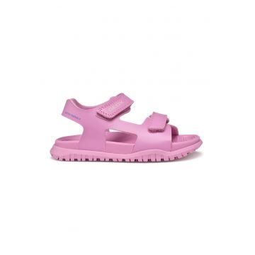 Sandale cu velcro si logo discret