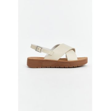 Sandale flatform cu catarama