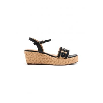 Sandale impletite cu garnituri din piele si talpa wedge
