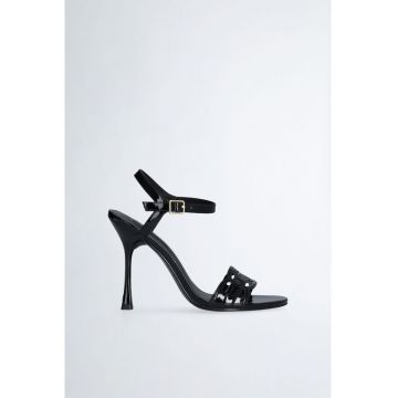 Sandale de piele lacuita cu toc clasic
