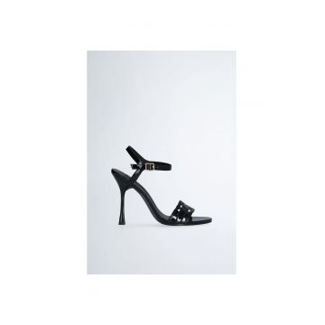 Sandale de piele lacuita cu toc clasic