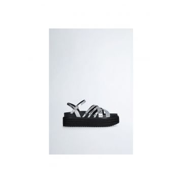 Sandale flatform de piele ecologica lacuita
