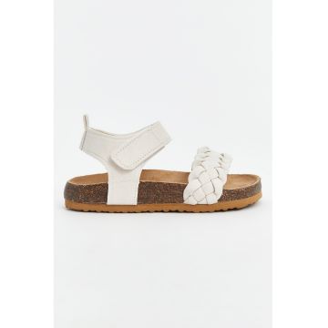 Sandale cu velcro si bareta impletita