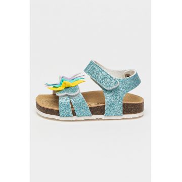 Sandale cu aspect stralucitor si velcro