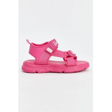 Sandale cu inchidere velcro si imprimeu Barbie