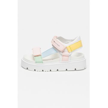 Sandale cu inchidere velcro si talpa flatform