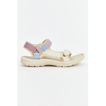 Sandale cu inchidere velcro