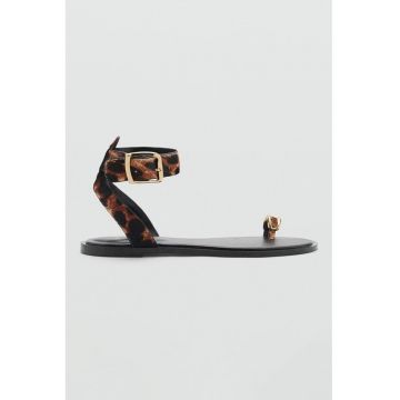 Sandale din piele cu model animal print si catarama