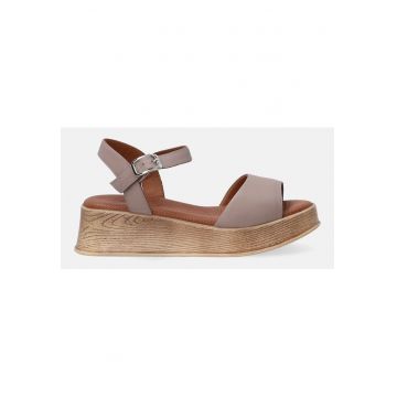 Sandale cu platforma din piele