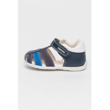 Sandale cu velcro si insertii de panza