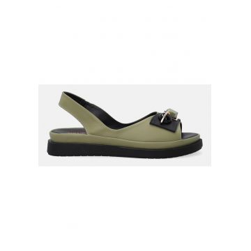 Sandale de piele cu platforma si element decorativ