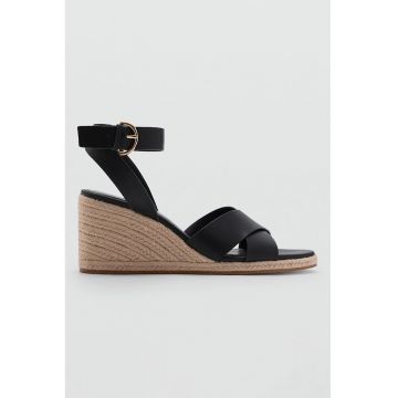 Sandale wedge cu catarama