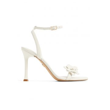 Sandale din piele cu elemente in forma de floare Daisylily Sandale din piele cu elemente in forma de floare Daisylily