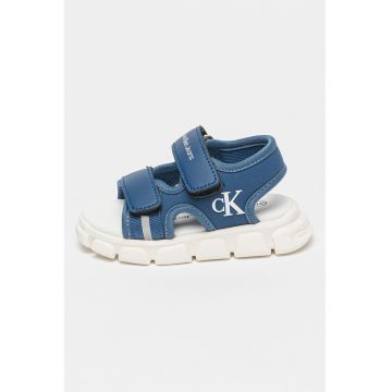 Sandale cu talpa plata si inchidere velcro Sandale cu talpa plata si inchidere velcro