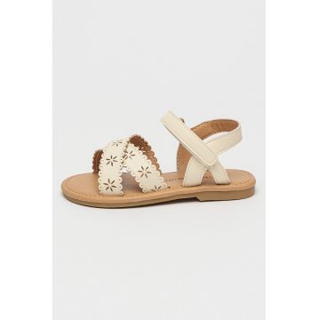 Sandale din piele ecologica cu perforatii Sandale din piele ecologica cu perforatii