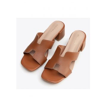 Sandale dama  toc bloc - decupaj litera H - maro - piele naturala