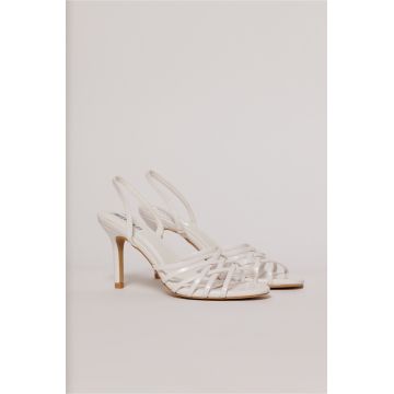 Sandale albe cu barete impletite
