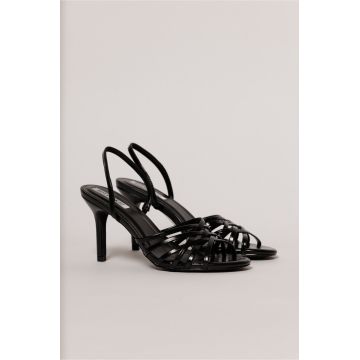 Sandale negre cu barete impletite