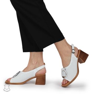 SANDALE dama din Piele Naturala PERFORATA CU TOC PATRAT SI CATARAMA CRL1370 ALB