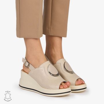 SANDALE Dama Piele Naturala CU TALPA INALTA SI ACCESORIU METALIC CRL1046 Culoare: BEJ