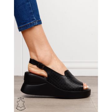 Sandale damă din piele naturală model simplu și confortabil cu platformă CRL1645 NEGRU