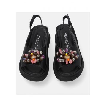 Sandale din piele cu margele decorative