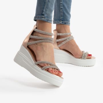 SANDALE DIN PIELE ECOLOGICA CU PLATFORMA SI STRASURI CRL0749 champagne