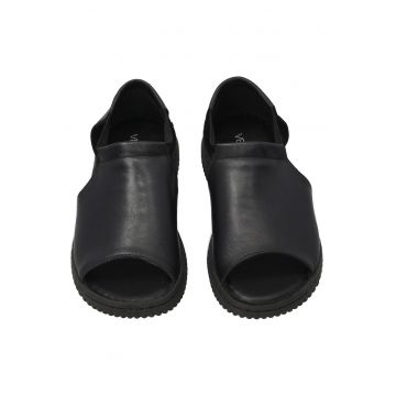 Sandale din piele naturala - tip slip-on cu curele elastice