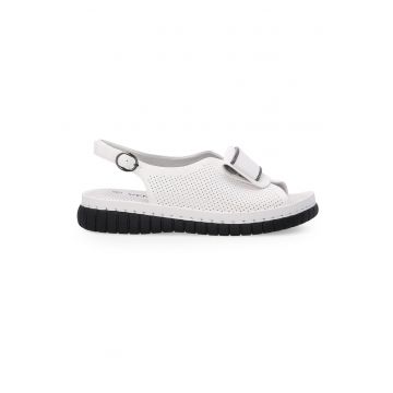 Sandale slingback din piele perforata