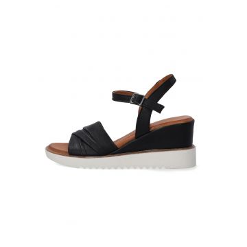 Sandale cu talpa wedge din piele cu catarama