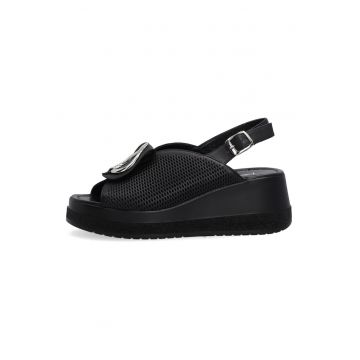 Sandale cu talpa wedge din piele si catarame