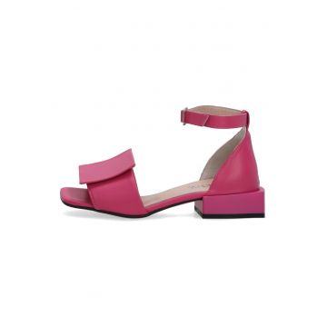 Sandale din piele cu design geometric