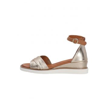 Sandale din piele cu talpa wedge si aspect metalizat