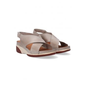 Sandale din piele cu talpa wedge si barete incrucisate