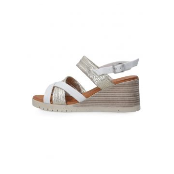 Sandale wedge cu detalii texturate