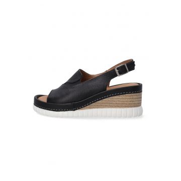Sandale wedge din piele cu model uni si catarama